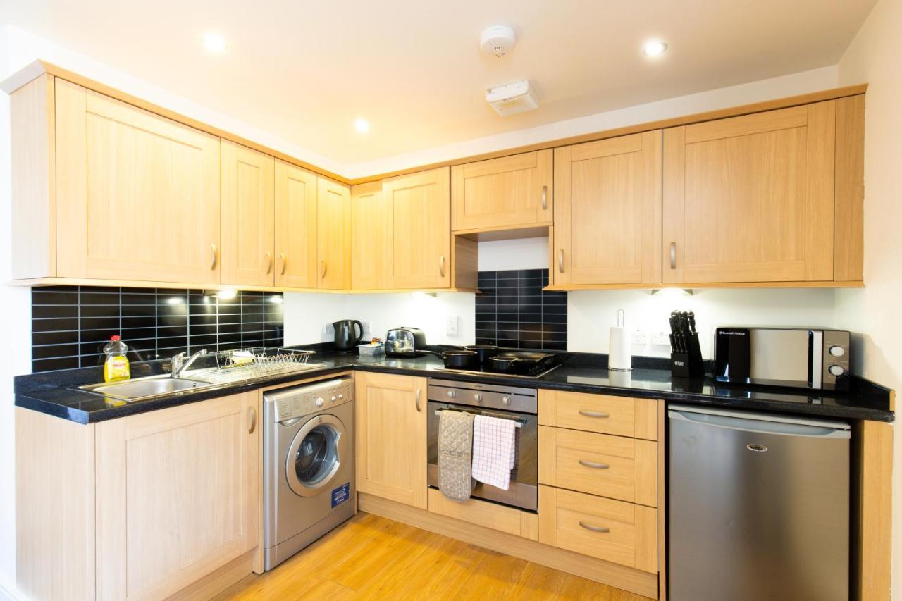 Velvet 1-Bedroom Apartment, Clockhouse, Hoddesdon Bagian luar foto